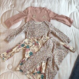 4 piece floral Baby Bodysuit and Top Set